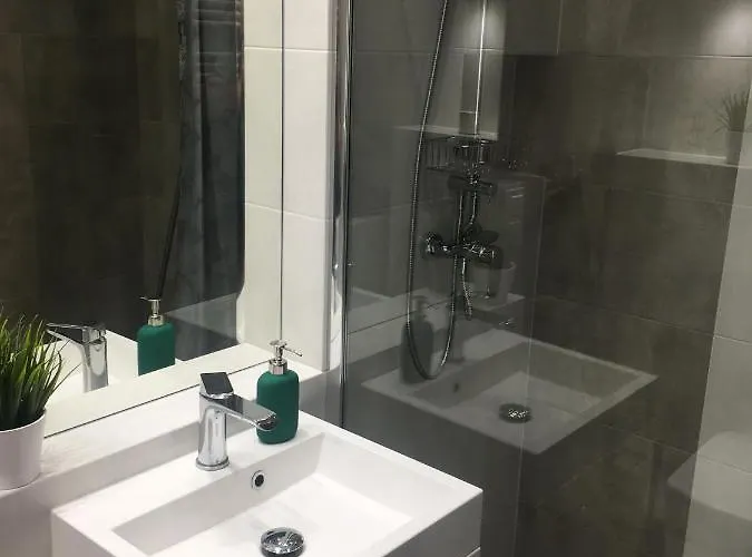 Baltica Sea Towers 85 *