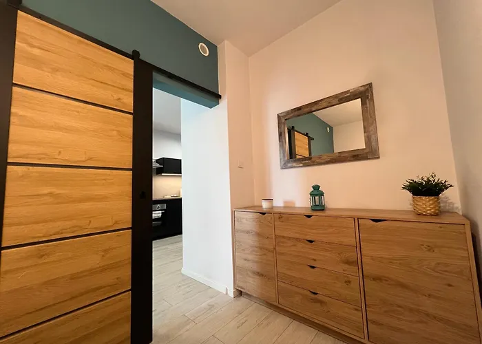 Baltica Sea Towers 85 *